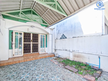 *****ทาวน์เฮ้าส์มือสองนนทบุรี โครงการ ดิเอมเมอรัลพาร์ค เรวดี-ติวานนท์ เนื้อที่ 18 ตร.ว. ฟังก์ชัน 2 ห้องนอน 2 ห้องน้ำ 1 ที่จอดรถ แถมฟรี! 1 เครื่องปรับอากาศ,  1 เครื่องทำน้ำอุ่น บนทำเลโซนเมือง ใกล้รถไฟฟ้าสายสีม่วง "สถานีกระทรวงสาธารณสุข" และทางด่วน "งามวงศ์วาน" จองเลย!