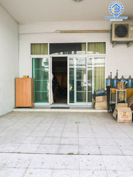 *****ทาวน์เฮ้าส์มือสอง 4 ชั้น โครงการ ยูโรเปี้ยน ทาวน์ ลาดกระบัง เนื้อที่ 21.80 ตร.ว. ฟังก์ชัน 3 ห้องนอน 4 ห้องน้ำ บรรยากาศร่มรื่น มีความเป็นส่วนตัว แถมฟรี! เครื่องปรับอากาศ, เครื่องทำน้ำอุ่น ทำเลใกล้สนามบินสุวรรณภูมิ เชื่อมต่อถนนสุขาภิบาล2, ถนนสุขุมวิท77(อ่อนนุช) ใกล้ Airport Link และจุดขึ้นมอเตอร์เวย์