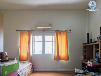 *****ทาวน์เฮ้าส์มือสอง 4 ชั้น โครงการ ยูโรเปี้ยน ทาวน์ ลาดกระบัง เนื้อที่ 21.80 ตร.ว. ฟังก์ชัน 3 ห้องนอน 4 ห้องน้ำ บรรยากาศร่มรื่น มีความเป็นส่วนตัว แถมฟรี! เครื่องปรับอากาศ, เครื่องทำน้ำอุ่น ทำเลใกล้สนามบินสุวรรณภูมิ เชื่อมต่อถนนสุขาภิบาล2, ถนนสุขุมวิท77(อ่อนนุช) ใกล้ Airport Link และจุดขึ้นมอเตอร์เวย์