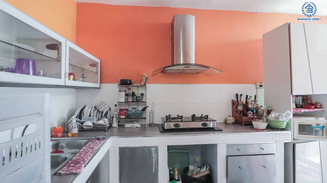 *****บ้านแฝดมือสองนนทบุรี โครงการ ลิฟวิ่งพาร์ค พระราม5 เนื้อที่ 36.4 ตร.ว. ฟังก์ชันจัดเต็ม 5 ห้องนอน 4 ห้องน้ำ บ้านพร้อมเข้าอยู่ สไตล์โมเดิร์น แถมฟรี! 4 เครื่องปรับอากาศ บนทำเลเดินทางสะดวก เชื่อมต่อถนนราชพฤกษ์, ถนนพระราม5, ถนนรัตนาธิเบศร์ ใกล้ทางด่วน "ศรีรัช"