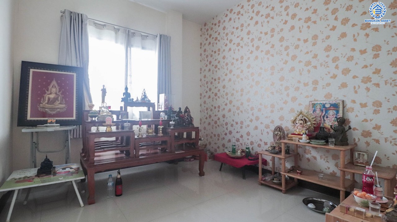 *****บ้านแฝดมือสองนนทบุรี โครงการ ลิฟวิ่งพาร์ค พระราม5 เนื้อที่ 36.4 ตร.ว. ฟังก์ชันจัดเต็ม 5 ห้องนอน 4 ห้องน้ำ บ้านพร้อมเข้าอยู่ สไตล์โมเดิร์น แถมฟรี! 4 เครื่องปรับอากาศ บนทำเลเดินทางสะดวก เชื่อมต่อถนนราชพฤกษ์, ถนนพระราม5, ถนนรัตนาธิเบศร์ ใกล้ทางด่วน "ศรีรัช"