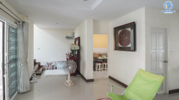 *****บ้านแฝดมือสองนนทบุรี โครงการ ลิฟวิ่งพาร์ค พระราม5 เนื้อที่ 36.4 ตร.ว. ฟังก์ชันจัดเต็ม 5 ห้องนอน 4 ห้องน้ำ บ้านพร้อมเข้าอยู่ สไตล์โมเดิร์น แถมฟรี! 4 เครื่องปรับอากาศ บนทำเลเดินทางสะดวก เชื่อมต่อถนนราชพฤกษ์, ถนนพระราม5, ถนนรัตนาธิเบศร์ ใกล้ทางด่วน "ศรีรัช"