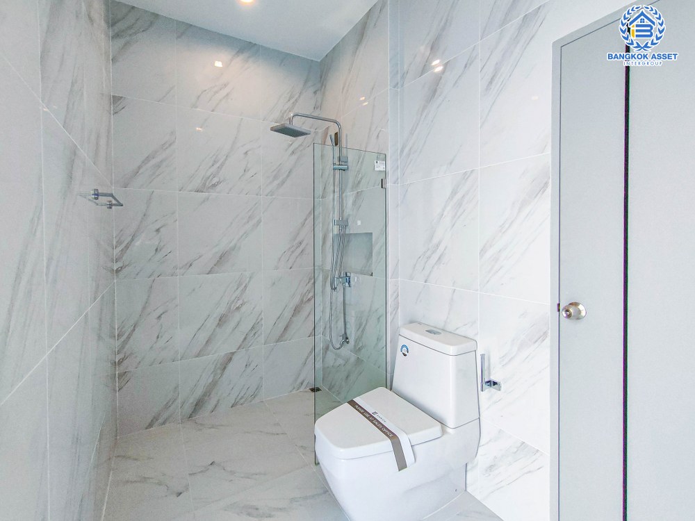 *****ทาวน์โฮม 3 ชั้นมือหนึ่ง โครงการ อัยย์ ราชพฤกษ์ หลังมุม เนื้อที่กว้างเกือบ 35 ตร.ว. ฟังก์ชัน 3 ห้องนอน 4 ห้องน้ำ 2 ที่จอดรถ บริเวณบ้านกว้าง บรรยากาศโครงการร่มรื่น เชื่อมต่อถนนกาญจนาภิเษก, ถนนนครอินทร์, ถนนปลายบาง ใกล้รถไฟฟ้าสายสีม่วง "สถานีตลาดบางใหญ่" และจุดขึ้นทางด่วน "ศรีรัช" จองเลย!