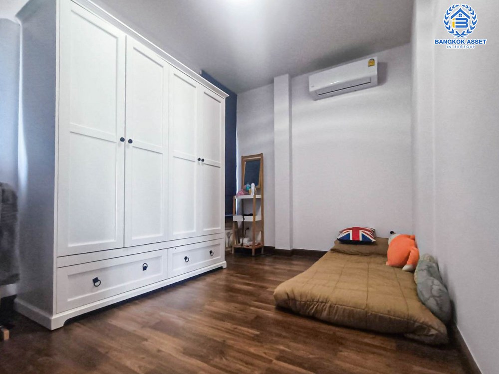 *****บ้านเดี่ยวมือสอง โครงการ คุณาลัยซิมโฟนี บ้านกล้วย-ไทรน้อย เนื้อที่กว้าง 67.50 ตร.ว. ฟังก์ชัน 3 ห้องนอน 3 ห้องน้ำ 2 ที่จอดรถ บ้านมีค่อนข้างความเป็นส่วนตัว แถมฟรี! เครื่องปรับอากาศ บนทำเลดี เชื่อมต่อถนนบ้านกล้วย-ไทรน้อย, ถนนกาญจนาภิเษก ใกล้จุดขึ้นทางด่วน "บางใหญ่-กาญจนบุรี (ในอนาคต)"