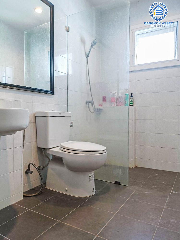 *****บ้านเดี่ยวมือสอง โครงการ คุณาลัยซิมโฟนี บ้านกล้วย-ไทรน้อย เนื้อที่กว้าง 67.50 ตร.ว. ฟังก์ชัน 3 ห้องนอน 3 ห้องน้ำ 2 ที่จอดรถ บ้านมีค่อนข้างความเป็นส่วนตัว แถมฟรี! เครื่องปรับอากาศ บนทำเลดี เชื่อมต่อถนนบ้านกล้วย-ไทรน้อย, ถนนกาญจนาภิเษก ใกล้จุดขึ้นทางด่วน "บางใหญ่-กาญจนบุรี (ในอนาคต)"