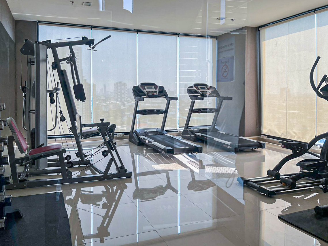 คอนโดมิเนียมมือสองกรุงเทพฯ โครงการ เพ-ลา วุฒากาศ เนื้อที่กว้างเกือบ 34 ตร.ว. ฟังก์ชัน 1 ห้องนอน 1 ห้องน้ำ 1 ที่จอดรถ แถมฟรี! 2 เครื่องปรับอากาศ, 1 เครื่องทำน้ำอุ่น บนทำเลเยี่ยม ติดถนนราชพฤกษ์ เพียง 180 เมตรก็ถึงรถไฟฟ้าสายสีเขียว "สถานีวุฒากาศ" จองเลย!