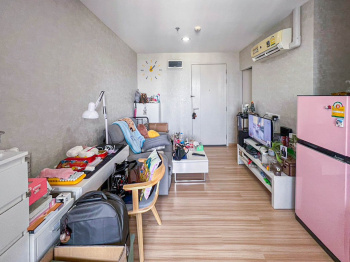 คอนโดมิเนียมมือสองกรุงเทพฯ โครงการ เพ-ลา วุฒากาศ เนื้อที่กว้างเกือบ 34 ตร.ว. ฟังก์ชัน 1 ห้องนอน 1 ห้องน้ำ 1 ที่จอดรถ แถมฟรี! 2 เครื่องปรับอากาศ, 1 เครื่องทำน้ำอุ่น บนทำเลเยี่ยม ติดถนนราชพฤกษ์ เพียง 180 เมตรก็ถึงรถไฟฟ้าสายสีเขียว "สถานีวุฒากาศ" จองเลย!