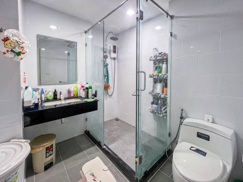 คอนโดมิเนียมมือสองกรุงเทพฯ โครงการ เพ-ลา วุฒากาศ เนื้อที่กว้างเกือบ 34 ตร.ว. ฟังก์ชัน 1 ห้องนอน 1 ห้องน้ำ 1 ที่จอดรถ แถมฟรี! 2 เครื่องปรับอากาศ, 1 เครื่องทำน้ำอุ่น บนทำเลเยี่ยม ติดถนนราชพฤกษ์ เพียง 180 เมตรก็ถึงรถไฟฟ้าสายสีเขียว "สถานีวุฒากาศ" จองเลย!