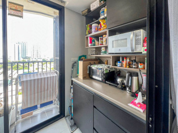 คอนโดมิเนียมมือสองกรุงเทพฯ โครงการ เพ-ลา วุฒากาศ เนื้อที่กว้างเกือบ 34 ตร.ว. ฟังก์ชัน 1 ห้องนอน 1 ห้องน้ำ 1 ที่จอดรถ แถมฟรี! 2 เครื่องปรับอากาศ, 1 เครื่องทำน้ำอุ่น บนทำเลเยี่ยม ติดถนนราชพฤกษ์ เพียง 180 เมตรก็ถึงรถไฟฟ้าสายสีเขียว "สถานีวุฒากาศ" จองเลย!