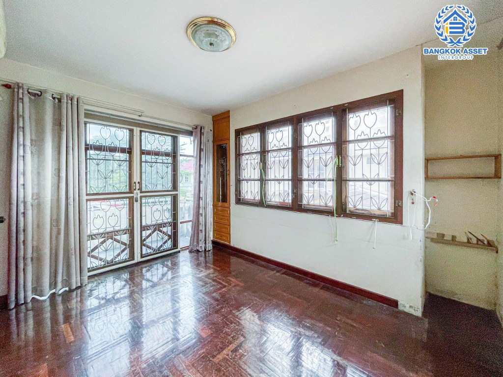 *****บ้านเดี่ยวมือสองกรุงเทพมหานคร โครงการ บ้านภาณุ ปิ่นเกล้า-ตลิ่งชัน เนื้อที่ดิน 70.7 ตร.ว. ฟังก์ชัน 4 ห้องนอน 2 ห้องน้ำ 2 ที่จอดรถ สภาพดี พื้นที่ใช้สอยกว้าง บนทำเลเดินทางสะดวก เชื่อมต่อถนนกาญจนาภิเษก, ถนนบรมราชชนนี, ถนนอัศวพิเชษฐ์ ใกล้ทางด่วน "ศรีรัช"