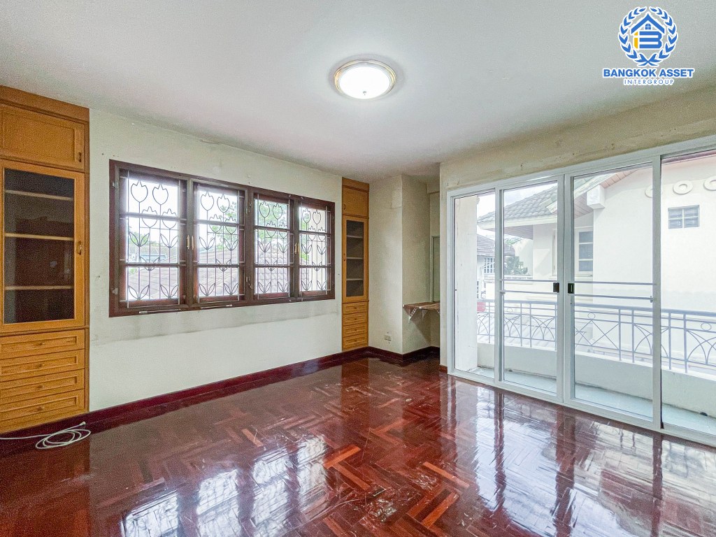 *****บ้านเดี่ยวมือสองกรุงเทพมหานคร โครงการ บ้านภาณุ ปิ่นเกล้า-ตลิ่งชัน เนื้อที่ดิน 70.7 ตร.ว. ฟังก์ชัน 4 ห้องนอน 2 ห้องน้ำ 2 ที่จอดรถ สภาพดี พื้นที่ใช้สอยกว้าง บนทำเลเดินทางสะดวก เชื่อมต่อถนนกาญจนาภิเษก, ถนนบรมราชชนนี, ถนนอัศวพิเชษฐ์ ใกล้ทางด่วน "ศรีรัช"