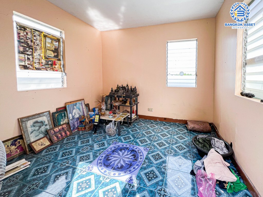 *****ทาวน์เฮ้าส์มือสองกรุงเทพมหานคร หมู่บ้านซอยลาดปลาเค้า72 ลาดปลาเค้า เนื้อที่ 25 ตร.ว สภาพดี พร้อมขายกับฟังก์ชัน 5 ห้องนอน 3 ห้องน้ำ 1 ที่จอดรถ บ้านทำเลดี ราคาถูก เดินทางสะดวก เชื่อมต่อถนนลาดปลาเค้า, ถนนรามอินทรา, ถนนประเสริฐมนูกิจ, ถนนประดิษฐ์มนูธรรม ใกล้มหาวิทยาลัยเกษตร์และโครงการรถไฟฟ้าสายสีชมพู "สถานีลาดปลาเค้า"