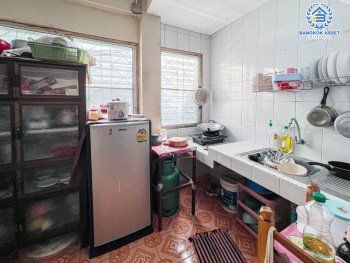 *****ทาวน์เฮ้าส์มือสองกรุงเทพมหานคร หมู่บ้านซอยลาดปลาเค้า72 ลาดปลาเค้า เนื้อที่ 25 ตร.ว สภาพดี พร้อมขายกับฟังก์ชัน 5 ห้องนอน 3 ห้องน้ำ 1 ที่จอดรถ บ้านทำเลดี ราคาถูก เดินทางสะดวก เชื่อมต่อถนนลาดปลาเค้า, ถนนรามอินทรา, ถนนประเสริฐมนูกิจ, ถนนประดิษฐ์มนูธรรม ใกล้มหาวิทยาลัยเกษตร์และโครงการรถไฟฟ้าสายสีชมพู "สถานีลาดปลาเค้า"