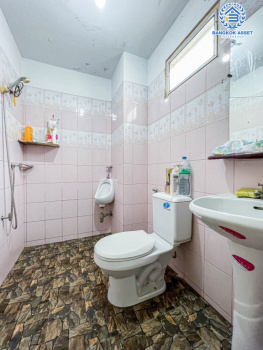 *****ทาวน์เฮ้าส์มือสองกรุงเทพมหานคร หมู่บ้านซอยลาดปลาเค้า72 ลาดปลาเค้า เนื้อที่ 25 ตร.ว สภาพดี พร้อมขายกับฟังก์ชัน 5 ห้องนอน 3 ห้องน้ำ 1 ที่จอดรถ บ้านทำเลดี ราคาถูก เดินทางสะดวก เชื่อมต่อถนนลาดปลาเค้า, ถนนรามอินทรา, ถนนประเสริฐมนูกิจ, ถนนประดิษฐ์มนูธรรม ใกล้มหาวิทยาลัยเกษตร์และโครงการรถไฟฟ้าสายสีชมพู "สถานีลาดปลาเค้า"