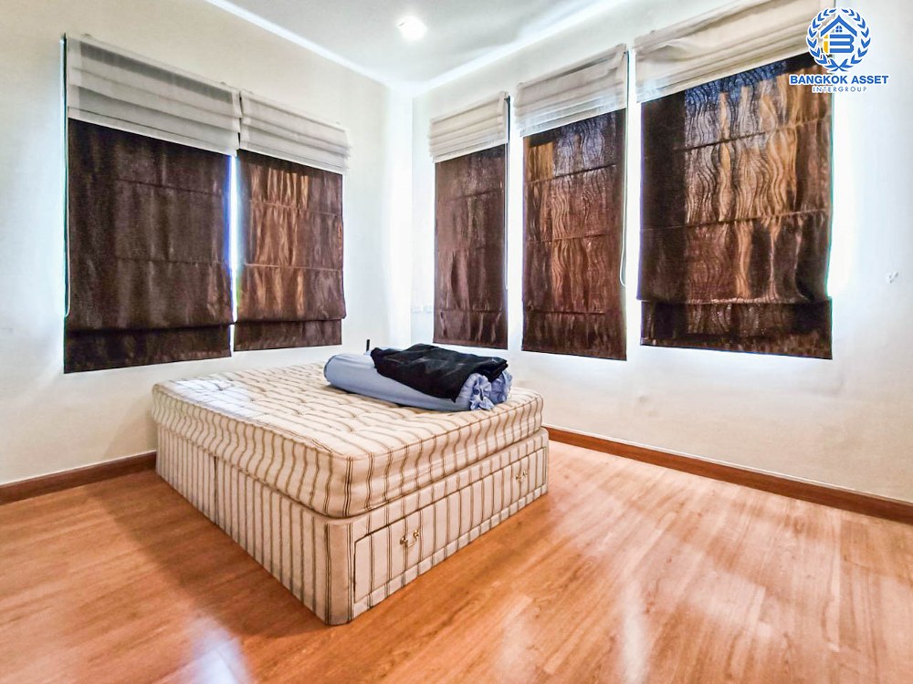 *****ทาวน์เฮ้าส์มือสอง โครงการ โกลเด้นทาวน์ รัตนาธิเบศร์-สถานีรถไฟฟ้าบางพลู หลังมุม เนื้อที่ 29.70 ตร.ว. ฟังก์ชัน 4 ห้องนอน 2 ห้องน้ำ 2 ที่จอดรถ ภายในสภาพสวย บริเวณบ้านกว้างขวาง บนทำเลเดินทางสะดวก เชื่อมต่อถนนรัตนาธิเบศร์ ใกล้รถไฟฟ้าสายสีม่วง "สถานีบางพลู" และจุดขึ้นทางด่วน "ศรีรัช"