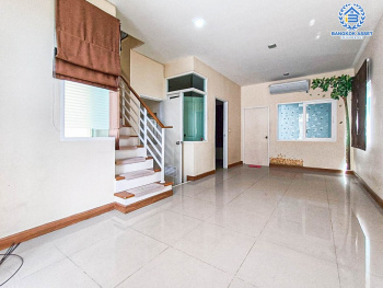 *****ทาวน์เฮ้าส์มือสอง โครงการ โกลเด้นทาวน์ รัตนาธิเบศร์-สถานีรถไฟฟ้าบางพลู หลังมุม เนื้อที่ 29.70 ตร.ว. ฟังก์ชัน 4 ห้องนอน 2 ห้องน้ำ 2 ที่จอดรถ ภายในสภาพสวย บริเวณบ้านกว้างขวาง บนทำเลเดินทางสะดวก เชื่อมต่อถนนรัตนาธิเบศร์ ใกล้รถไฟฟ้าสายสีม่วง "สถานีบางพลู" และจุดขึ้นทางด่วน "ศรีรัช"