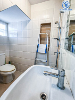 *****ทาวน์เฮ้าส์มือสอง โครงการ โกลเด้นทาวน์ รัตนาธิเบศร์-สถานีรถไฟฟ้าบางพลู หลังมุม เนื้อที่ 29.70 ตร.ว. ฟังก์ชัน 4 ห้องนอน 2 ห้องน้ำ 2 ที่จอดรถ ภายในสภาพสวย บริเวณบ้านกว้างขวาง บนทำเลเดินทางสะดวก เชื่อมต่อถนนรัตนาธิเบศร์ ใกล้รถไฟฟ้าสายสีม่วง "สถานีบางพลู" และจุดขึ้นทางด่วน "ศรีรัช"