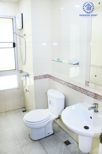 ทาวน์โฮม 3 ชั้น ห้องริม หมู่บ้านกลางกรุง รัชวิภา  (21.70ตรว.)  ถนนรัชดาภิเษก สัมผัสทาวน์เฮ้าส์ใจกลางเมือง หรูหราด้วยฟังก์ชั่นใหม่  สุดยอดทำเลที่ดีที่สุด ใกล้ทางด่วน และรถไฟฟ้า เพียง 200 เมตร ถึงจุดขึ้นลงทางด่วน เพียง 15 นาที วิ่งเข้าสู่ ถ.สาทร และถ.สีลม และรถไฟฟ้าสายสีแดงเข้มวิ่งผ่านหน้าโครงการ