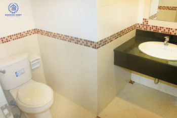 ทาวน์โฮม 3 ชั้น ห้องริม หมู่บ้านกลางกรุง รัชวิภา  (21.70ตรว.)  ถนนรัชดาภิเษก สัมผัสทาวน์เฮ้าส์ใจกลางเมือง หรูหราด้วยฟังก์ชั่นใหม่  สุดยอดทำเลที่ดีที่สุด ใกล้ทางด่วน และรถไฟฟ้า เพียง 200 เมตร ถึงจุดขึ้นลงทางด่วน เพียง 15 นาที วิ่งเข้าสู่ ถ.สาทร และถ.สีลม และรถไฟฟ้าสายสีแดงเข้มวิ่งผ่านหน้าโครงการ