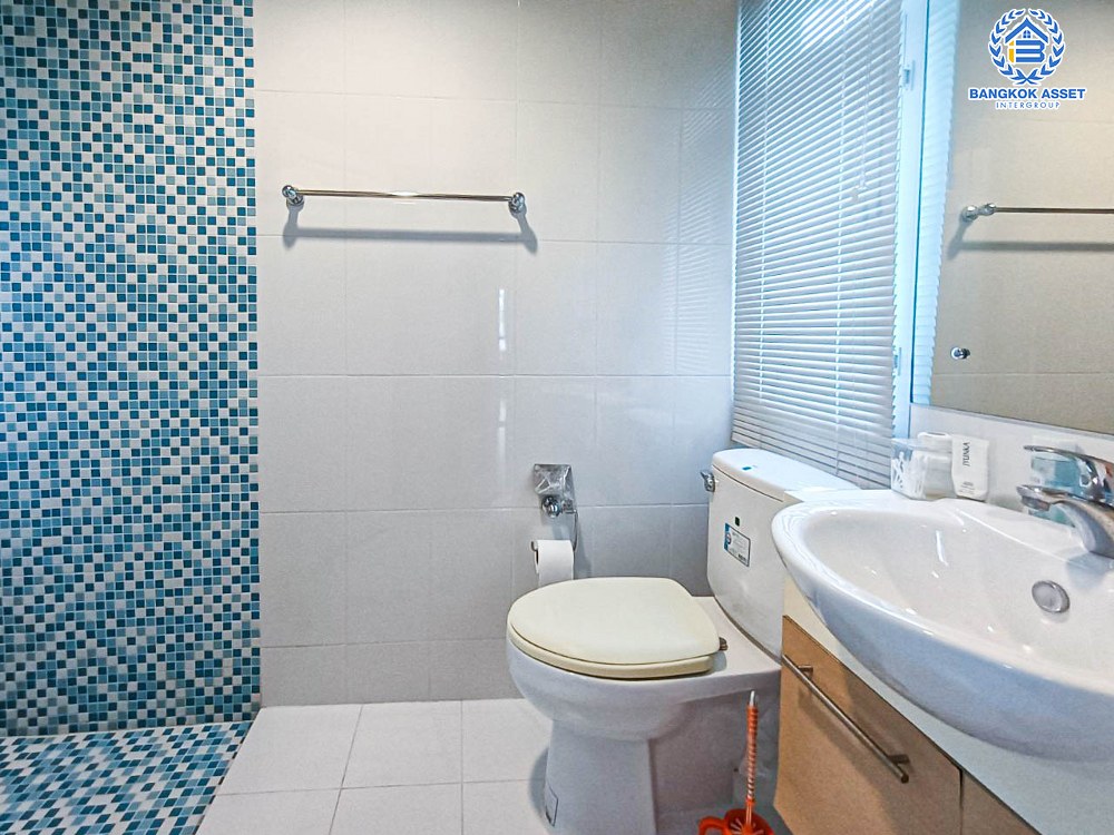 บ้านเดี่ยวมือสอง โครงการ บางกอกบูเลอวาร์ด สาทร-ปิ่นเกล้า เนื้อที่กว้างขวางมากถึง 52.50 ตร.ว. ฟังก์ชัน 3 ห้องนอน 4 ห้องน้ำ ที่จอดรถ 2 คัน แถมฟรี! เครื่องปรับอากาศ, เครื่องทำน้ำอุ่น ภายในตกแต่งสวย พร้อมเข้าอยู่ ตั้งบนทำเลแห่งการเดินทาง ใกล้จุดขึ้นลงทางด่วน "ตลิ่งชัน"