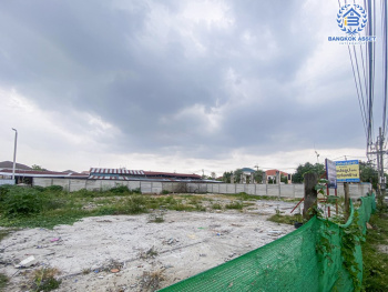 *****ที่ดินเปล่านนทบุรี ติดถนนพิบูลสงคราม เนื้อที่ขนาด 1 ไร่ 81.8 ตารางวา หน้ากว้างถึง 45 เมตร เหมาะสร้างเป็นที่อยู่อาศัย หรือจะลงทุนก็ถือว่าคุ้มค่า บนทำเลที่เชื่อมต่อทุกการเดินทาง ใกล้รถไฟฟ้าสายสีม่วง "สถานีแยกติวานนท์" และจุดขึ้นทางด่วน "ศรีรัช" จองด่วน!