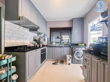 *****บ้านเดี่ยวมือสองนนทบุรี โครงการ ภัสสร แจ้งวัฒนะ-ชัยพฤกษ์ หลังมุม เนื้อที่กว้างขวางเกือบ 67 ตร.ว. ฟังก์ชัน 4 ห้องนอน 5 ห้องน้ำ 2 ที่จอดรถ มีห้องอเนกประสงค์ด้านล่าง กั้นเป็นห้องนอนได้, ห้องแม่บ้าน และห้องน้ำแม่บ้าน บนทำเลดี ใกล้รถไฟฟ้าสายสีชมพู "สถานีปากเกร็ด" และทางด่วน "แจ้งวัฒนะ"