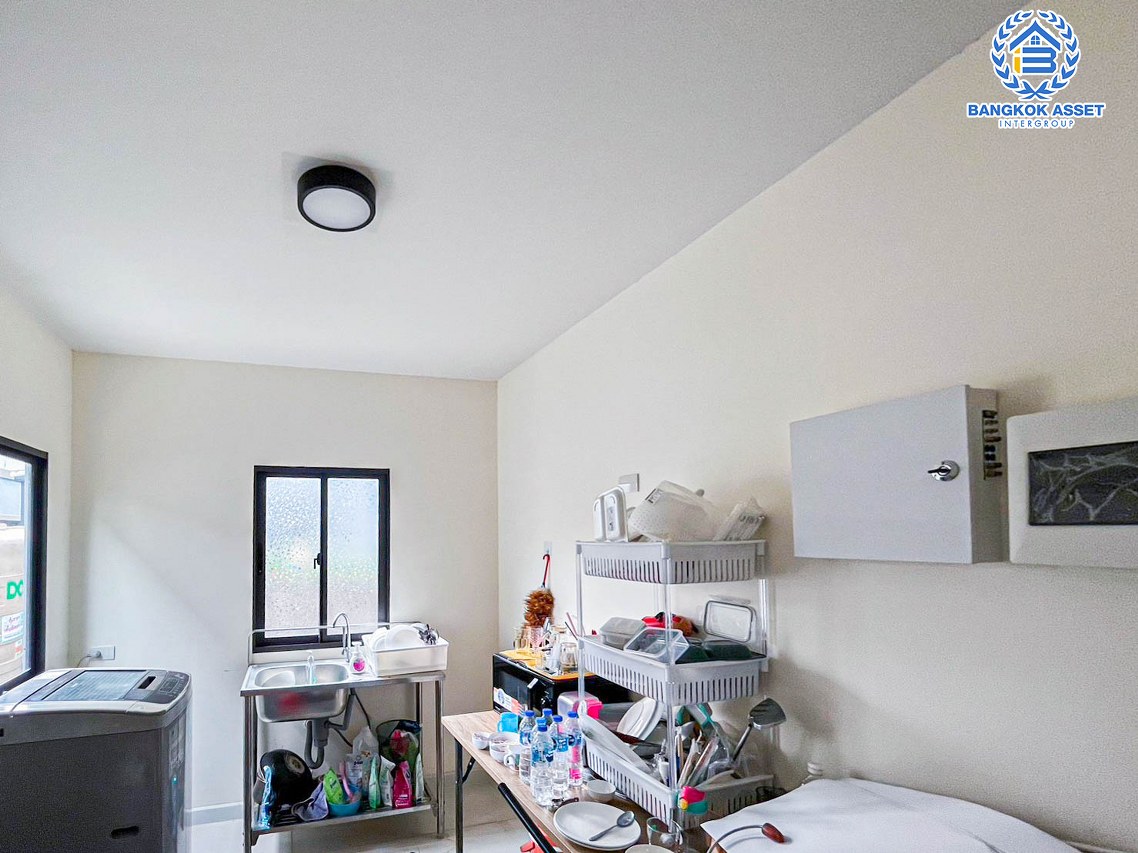 *****บ้านเดี่ยวมือสองนนทบุรี โครงการ ภัสสร แจ้งวัฒนะ-ชัยพฤกษ์ เนื้อที่กว้าง 54 ตร.ว. ฟังก์ชัน 3 ห้องนอน 3 ห้องน้ำ 2 ที่จอดรถ บ้านสภาพเหมือนใหม่ บนทำเลแห่งการเดินทาง ใกล้รถไฟฟ้าสายในอนาคตสีชมพู "สถานีปากเกร็ด" และทางด่วน "แจ้งวัฒนะ"