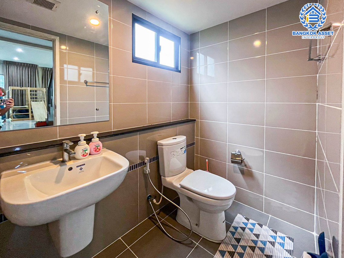 *****บ้านเดี่ยวมือสองนนทบุรี โครงการ ภัสสร แจ้งวัฒนะ-ชัยพฤกษ์ เนื้อที่กว้าง 54 ตร.ว. ฟังก์ชัน 3 ห้องนอน 3 ห้องน้ำ 2 ที่จอดรถ บ้านสภาพเหมือนใหม่ บนทำเลแห่งการเดินทาง ใกล้รถไฟฟ้าสายในอนาคตสีชมพู "สถานีปากเกร็ด" และทางด่วน "แจ้งวัฒนะ"