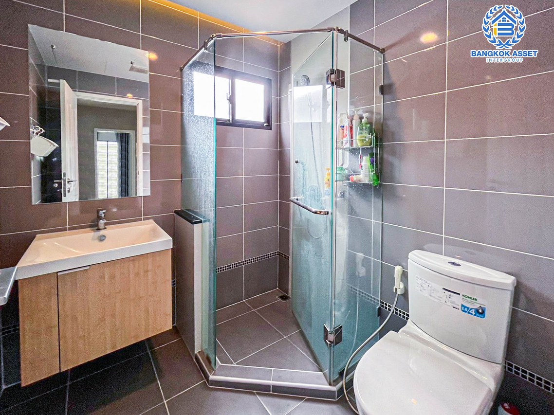 *****บ้านเดี่ยวมือสองนนทบุรี โครงการ ภัสสร แจ้งวัฒนะ-ชัยพฤกษ์ เนื้อที่กว้าง 54 ตร.ว. ฟังก์ชัน 3 ห้องนอน 3 ห้องน้ำ 2 ที่จอดรถ บ้านสภาพเหมือนใหม่ บนทำเลแห่งการเดินทาง ใกล้รถไฟฟ้าสายในอนาคตสีชมพู "สถานีปากเกร็ด" และทางด่วน "แจ้งวัฒนะ"