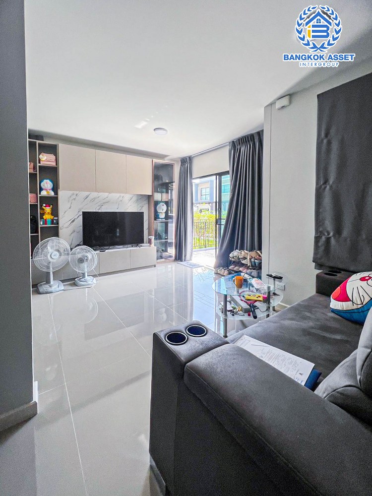 *****บ้านแฝดมือสอง โครงการ อีโค เฮ้าส์ วงแหวน-ลำลูกกา เนื้อที่กว่า 35.30 ตร.ว. ฟังก์ชัน 2 ห้องนอน 2 ห้องน้ำ 2 ที่จอดรถ ภายในตกแต่งสวยสภาพดี ฟรี! เครื่องปรับอากาศ โครงการตั้งบนทำเลดี เชื่อมต่อถนนลำลูกกา ใกล้รถไฟฟ้าสายสีเขียว(ส่วนต่อขยาย คูคต-ลำลูกกา) และจุดขึ้นทางด่วน "รามอินทรา-อาจณรงค์"