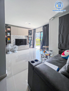 *****บ้านแฝดมือสอง โครงการ อีโค เฮ้าส์ วงแหวน-ลำลูกกา เนื้อที่กว่า 35.30 ตร.ว. ฟังก์ชัน 2 ห้องนอน 2 ห้องน้ำ 2 ที่จอดรถ ภายในตกแต่งสวยสภาพดี ฟรี! เครื่องปรับอากาศ โครงการตั้งบนทำเลดี เชื่อมต่อถนนลำลูกกา ใกล้รถไฟฟ้าสายสีเขียว(ส่วนต่อขยาย คูคต-ลำลูกกา) และจุดขึ้นทางด่วน "รามอินทรา-อาจณรงค์"