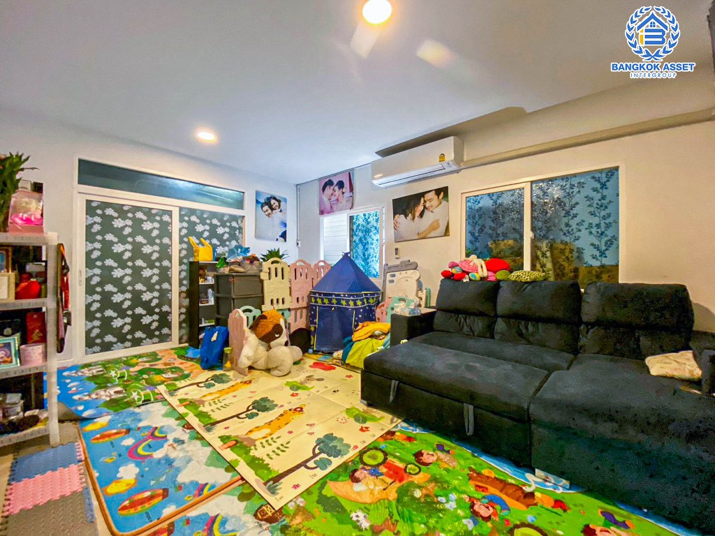 *****ทาวน์เฮ้าส์มือสองนนทบุรี โครงการ คาซ่า วอเตอร์ไซด์ พระราม5 เนื้อที่ 24.3 ตร.ว หลังมุม สภาพดี สวยงาม พร้อมฟังก์ชัน 3 ห้องนอน 2 ห้องน้ำ 2 ที่จอดรถ แถมฟรีสุดคุ้ม! 3 เครื่องปรับอากาศ โครงการติดถนนใหญ่ ทำเลเยี่ยม เชื่อมต่อถนนนครอินทร์, ถนนราชพฤกษ์ ใช้เวลาเพียง 10 นาทีถึง โครงการรถไฟฟ้าสายสีม่วง "สถานีแยกติวานนท์"