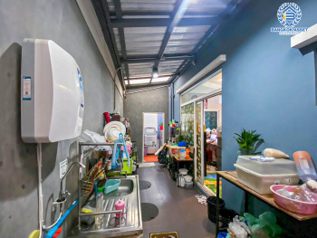 *****ทาวน์เฮ้าส์มือสองนนทบุรี โครงการ คาซ่า วอเตอร์ไซด์ พระราม5 เนื้อที่ 24.3 ตร.ว หลังมุม สภาพดี สวยงาม พร้อมฟังก์ชัน 3 ห้องนอน 2 ห้องน้ำ 2 ที่จอดรถ แถมฟรีสุดคุ้ม! 3 เครื่องปรับอากาศ โครงการติดถนนใหญ่ ทำเลเยี่ยม เชื่อมต่อถนนนครอินทร์, ถนนราชพฤกษ์ ใช้เวลาเพียง 10 นาทีถึง โครงการรถไฟฟ้าสายสีม่วง "สถานีแยกติวานนท์"