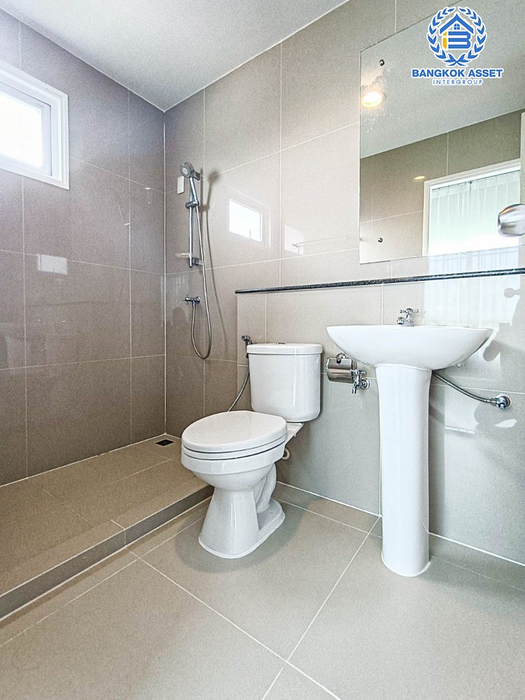 *****บ้านเดี่ยวมือสอง โครงการ เพอร์เฟคพาร์ค ชัยพฤกษ์ หลังมุม เนื้อที่ 63.40 ตร.ว. ฟังก์ชัน 3 ห้องนอน 3 ห้องน้ำ 4 ที่จอดรถ แถมฟรี! เครื่องปรับอากาศ บนทำเลเดินทางสะดวก เชื่อมต่อ ถนนกาญจนาภิเษก ถนนรัตนาธิเบศร์ ถนนชัยพฤษ์ ใกล้รถไฟฟ้าสายสีม่วง "สถานีคลองบางไผ่" และทางด่วน "ศรีรัช"