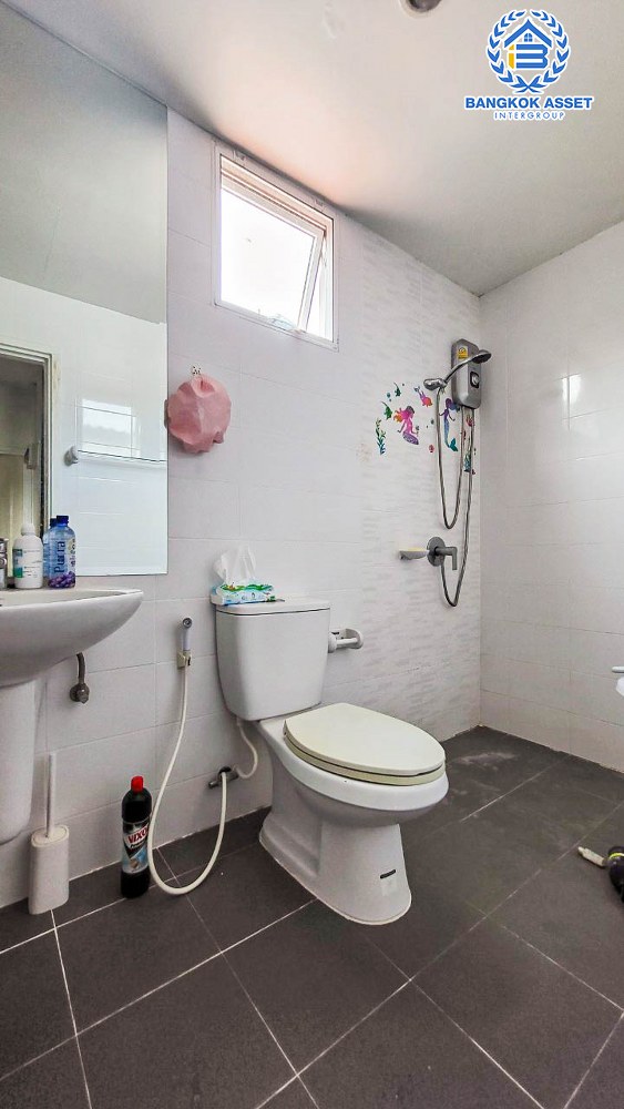 *****ทาวน์เฮ้าส์มือสอง นนทบุรี โครงการ อารียา เดอะคัลเลอร์ส กาญจนา-ราชพฤกษ์ เฟส8 หลังมุม! บนเนื้อที่ 27.10 ตร.ว. ฟังก์ชัน 3 ห้องนอน 2 ห้องน้ำ 2 ที่จอดรถ ฟรี! แอร์ มาพร้อมสิ่งอำนวยความสะดวกโครงการครบครัน พร้อมเข้าอยู่ เชื่อมต่อถนนกาญจนาภิเษก, ถนบางกรวย-ไทรน้อย, ถนนชัยพฤกษ์ ใกล้ทางด่วน "ศรีรัช"