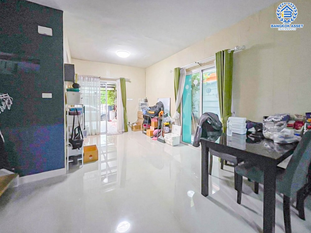 *****ทาวน์เฮ้าส์มือสอง นนทบุรี โครงการ อารียา เดอะคัลเลอร์ส กาญจนา-ราชพฤกษ์ เฟส8 หลังมุม! บนเนื้อที่ 27.10 ตร.ว. ฟังก์ชัน 3 ห้องนอน 2 ห้องน้ำ 2 ที่จอดรถ ฟรี! แอร์ มาพร้อมสิ่งอำนวยความสะดวกโครงการครบครัน พร้อมเข้าอยู่ เชื่อมต่อถนนกาญจนาภิเษก, ถนบางกรวย-ไทรน้อย, ถนนชัยพฤกษ์ ใกล้ทางด่วน "ศรีรัช"