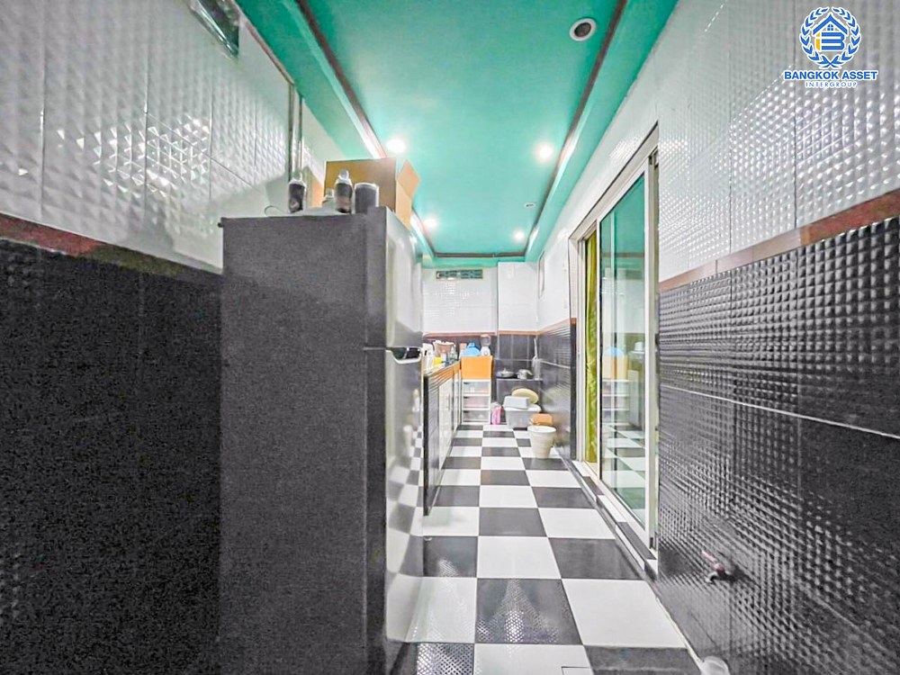 *****ทาวน์เฮ้าส์มือสอง นนทบุรี โครงการ อารียา เดอะคัลเลอร์ส กาญจนา-ราชพฤกษ์ เฟส8 หลังมุม! บนเนื้อที่ 27.10 ตร.ว. ฟังก์ชัน 3 ห้องนอน 2 ห้องน้ำ 2 ที่จอดรถ ฟรี! แอร์ มาพร้อมสิ่งอำนวยความสะดวกโครงการครบครัน พร้อมเข้าอยู่ เชื่อมต่อถนนกาญจนาภิเษก, ถนบางกรวย-ไทรน้อย, ถนนชัยพฤกษ์ ใกล้ทางด่วน "ศรีรัช"