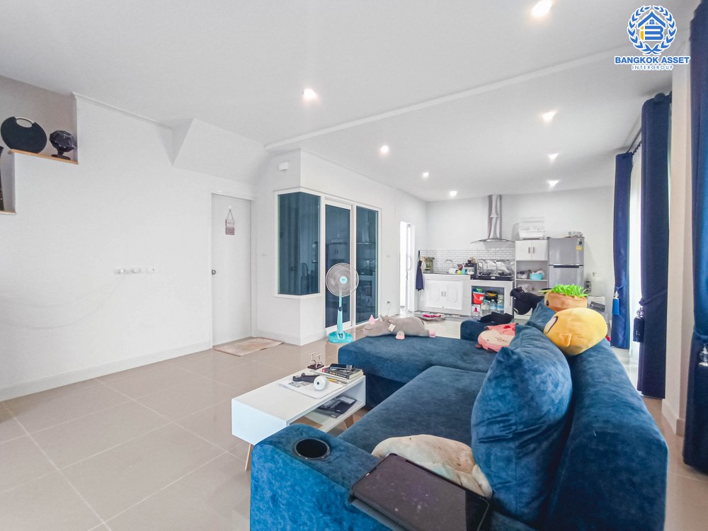 *****บ้านแฝดมือสอง โครงการ ศุภาลัยเบลล่า ซ.กันตนา เนื้อที่กว้าง 37.80 ตร.ว. ฟังก์ชัน 3 ห้องนอน 2 ห้องน้ำ 2 ที่จอดรถ สภาพภายในสวย รอบบ้านกว้างขวาง บนทำเลดี เชื่อมต่อถนนกาญนาภิเษก, ถนนแก้วอินทร์ ถนนคลองถนน และจุดขึ้นทางด่วน "ศรีรัช" จองเลย!