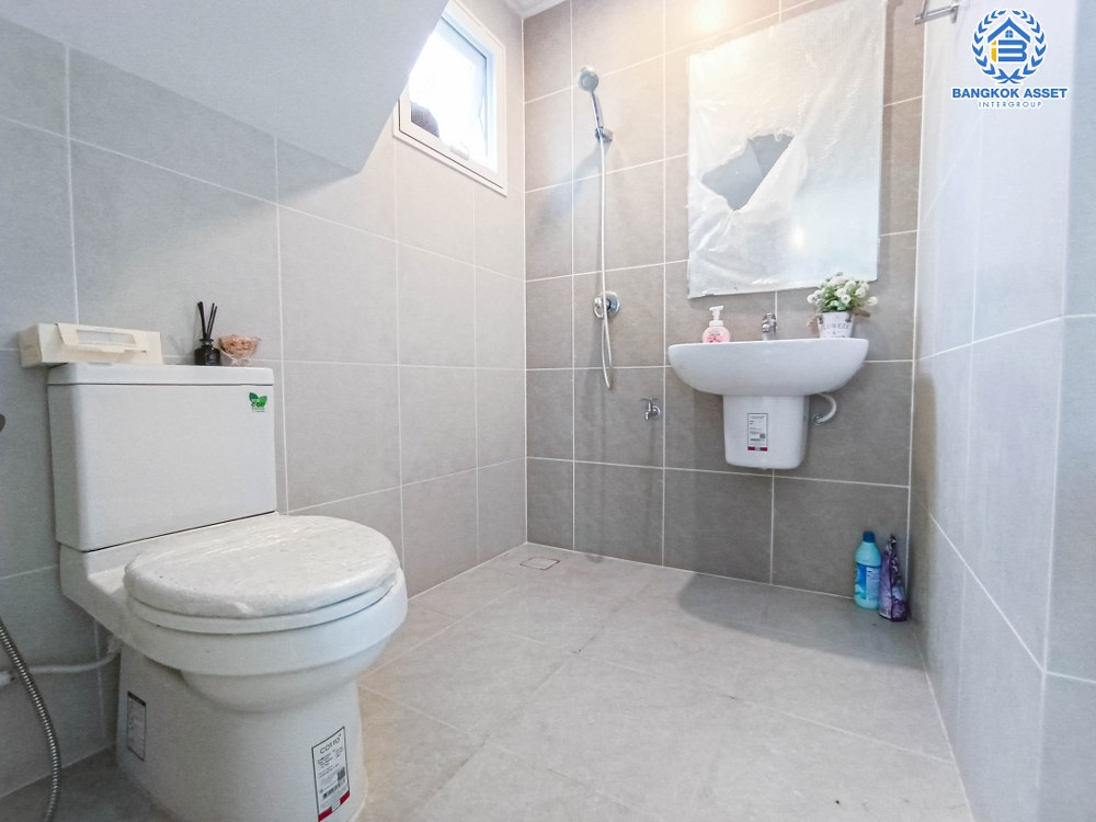 *****บ้านแฝดมือสอง โครงการ ศุภาลัยเบลล่า ซ.กันตนา เนื้อที่กว้าง 37.80 ตร.ว. ฟังก์ชัน 3 ห้องนอน 2 ห้องน้ำ 2 ที่จอดรถ สภาพภายในสวย รอบบ้านกว้างขวาง บนทำเลดี เชื่อมต่อถนนกาญนาภิเษก, ถนนแก้วอินทร์ ถนนคลองถนน และจุดขึ้นทางด่วน "ศรีรัช" จองเลย!