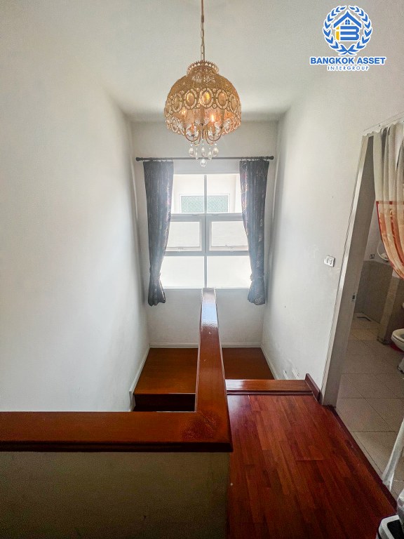 *****บ้านแฝดมือสสองปทุมธานี โครงการ ศุภาลัย วิลล์ ศรีสมาน-ปทุมสายใน เนื้อที่ 37.6 ตร.ว สภาพดี หลังใหญ่ กับฟัง์ชัน 3 ห้องนอน 2 ห้องน้ำ 2 ที่จอดรถ พิเศษฟรี! 2 เครื่องปรับอากาศ และเฟอร์นิเจอร์อื่น ๆ พร้อมใช้งาน ทำเลเยี่ยมติดแม่น้ำเจ้าพระยา เชื่อมต่อถนนสะพานนทบุรี-บางบัวทอง และถนนปทุมธานี-สายใน