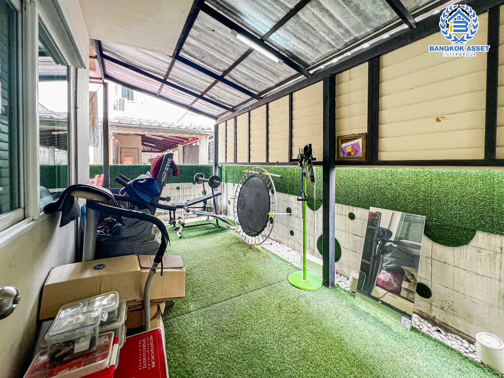 *****บ้านแฝดมือสสองปทุมธานี โครงการ ศุภาลัย วิลล์ ศรีสมาน-ปทุมสายใน เนื้อที่ 37.6 ตร.ว สภาพดี หลังใหญ่ กับฟัง์ชัน 3 ห้องนอน 2 ห้องน้ำ 2 ที่จอดรถ พิเศษฟรี! 2 เครื่องปรับอากาศ และเฟอร์นิเจอร์อื่น ๆ พร้อมใช้งาน ทำเลเยี่ยมติดแม่น้ำเจ้าพระยา เชื่อมต่อถนนสะพานนทบุรี-บางบัวทอง และถนนปทุมธานี-สายใน