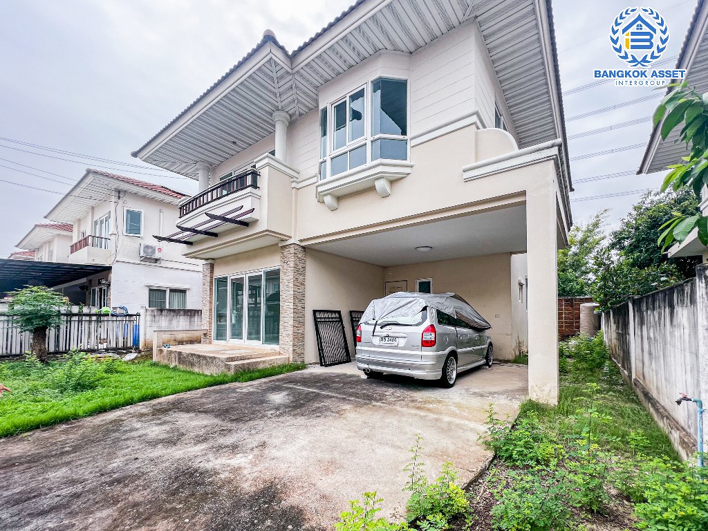 *****บ้านเดี่ยวมือสองปทุมธานี โครงการ ศุภาลัย วิลล์ ศรีสมาน-ปทุมสายใน เนื้อที่ 54.3 สภาพดีในสไตล์โมเดิร์น พร้อมขายกับฟังก์ชัน 3 ห้องนอน 3 ห้องน้ำ 2 ที่จอดรถ ทำเลเดินทางสะดวก เชื่อมต่อถนนปทุมธานี-สายใน , ถนนสะพานนทบุรี-บางบัวทอง และถนนหมายเลข 307 ใกล้จุดขึ้นทางด่วน "ศรีสมาน" และใกล้ศูนย์การค้า "เดอะ ทรี"