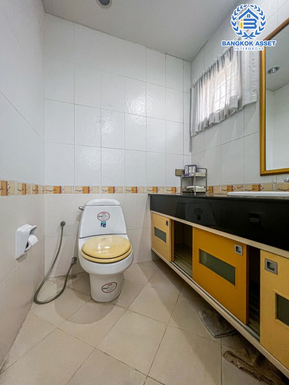 *****บ้านเดี่ยวมือสองกรุงเทพมหานคร โครงการ ภัสสร5 กัลปพฤกษ์ เนื้อที่ 67.3 ตร.ว บ้านหลังใหญ่ในสไตล์ Luxury พร้อมฟังก์ชัน 3 ห้องนอน 3 ห้องน้ำ 2 ที่จอดรถ ทำเลเดินทางสะดวก ติดถนนใหญ่ เชื่อมต่อถนนกัลปพฤกษ์, ถนนราชพฤกษ์ และถนนกาญจนาภิเษก ใกล้โครงการรถไฟฟ้าสายสีเขียวอ่อน "สถานีวุฒากาศ" และจุดขึ้นทางด่วน "เฉลิมมหานคร"