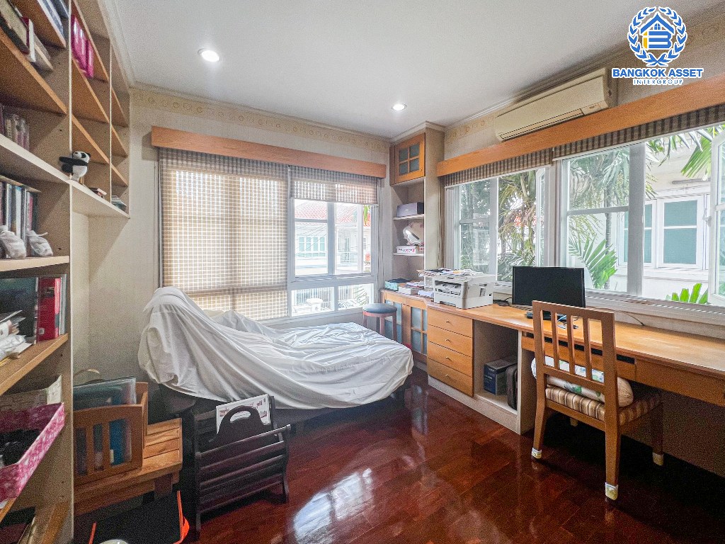 *****บ้านเดี่ยวมือสองกรุงเทพมหานคร โครงการ ภัสสร5 กัลปพฤกษ์ เนื้อที่ 67.3 ตร.ว บ้านหลังใหญ่ในสไตล์ Luxury พร้อมฟังก์ชัน 3 ห้องนอน 3 ห้องน้ำ 2 ที่จอดรถ ทำเลเดินทางสะดวก ติดถนนใหญ่ เชื่อมต่อถนนกัลปพฤกษ์, ถนนราชพฤกษ์ และถนนกาญจนาภิเษก ใกล้โครงการรถไฟฟ้าสายสีเขียวอ่อน "สถานีวุฒากาศ" และจุดขึ้นทางด่วน "เฉลิมมหานคร"