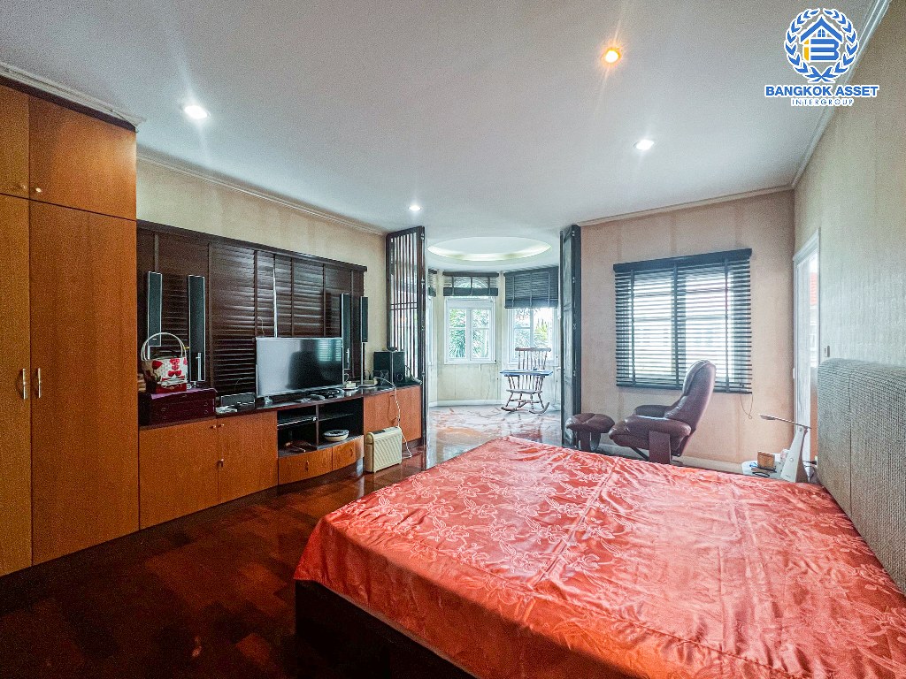 *****บ้านเดี่ยวมือสองกรุงเทพมหานคร โครงการ ภัสสร5 กัลปพฤกษ์ เนื้อที่ 67.3 ตร.ว บ้านหลังใหญ่ในสไตล์ Luxury พร้อมฟังก์ชัน 3 ห้องนอน 3 ห้องน้ำ 2 ที่จอดรถ ทำเลเดินทางสะดวก ติดถนนใหญ่ เชื่อมต่อถนนกัลปพฤกษ์, ถนนราชพฤกษ์ และถนนกาญจนาภิเษก ใกล้โครงการรถไฟฟ้าสายสีเขียวอ่อน "สถานีวุฒากาศ" และจุดขึ้นทางด่วน "เฉลิมมหานคร"