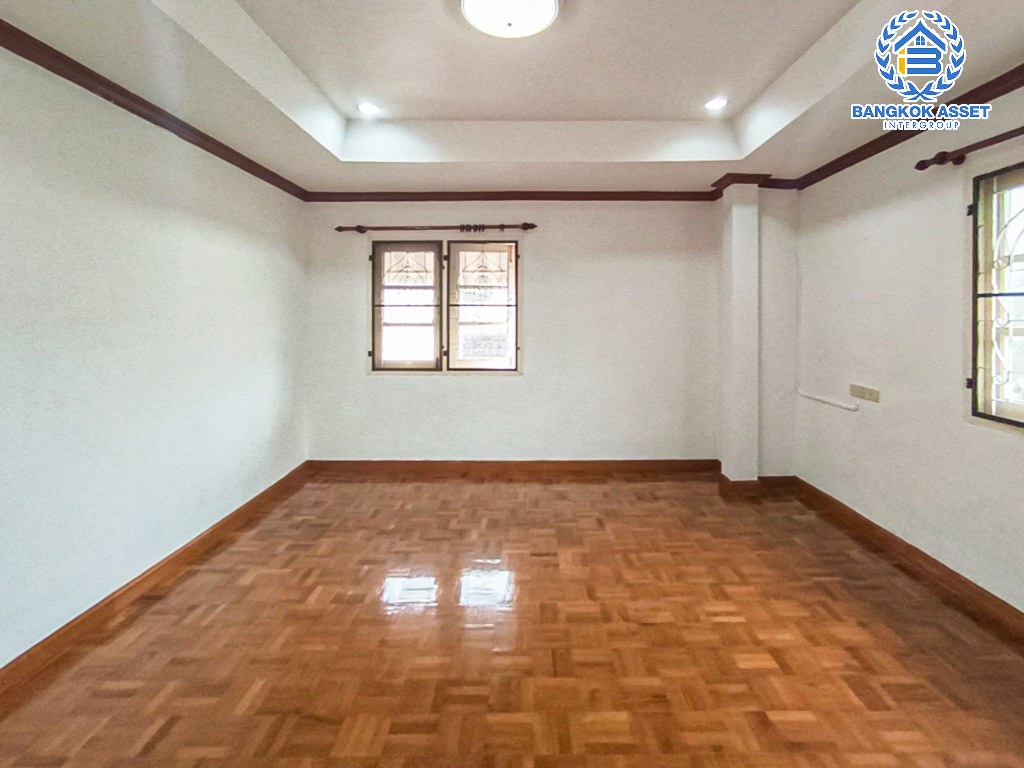 *****บ้านเดี่ยวมือสองนนทบุรี โครงการ ประชานิเวศน์3 สามัคคี เนื้อที่ 50 ตร.ว บ้านสภาพดี มีสวนในบ้าน พื้นที่ใช้สอยเยอะ พร้อมฟังก์ชัน 4 ห้องนอน 2 ห้องน้ำ 1 ที่จอดรถ ที่สุดแห่งทำเล มีสถานที่อำนวยความสะดวกมากมาย เชื่อมต่อถนนสามัคคี, ถนนติวานนท์, ถนนประชาชื่น ใกล้โครงการรถไฟฟ้าสายสีชมพู "สถานีสามัคคี" และทางพิเศษ "ศรีรัช"