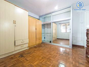 *****บ้านเดี่ยวมือสองนนทบุรี โครงการ ประชานิเวศน์3 สามัคคี เนื้อที่ 50 ตร.ว บ้านสภาพดี มีสวนในบ้าน พื้นที่ใช้สอยเยอะ พร้อมฟังก์ชัน 4 ห้องนอน 2 ห้องน้ำ 1 ที่จอดรถ ที่สุดแห่งทำเล มีสถานที่อำนวยความสะดวกมากมาย เชื่อมต่อถนนสามัคคี, ถนนติวานนท์, ถนนประชาชื่น ใกล้โครงการรถไฟฟ้าสายสีชมพู "สถานีสามัคคี" และทางพิเศษ "ศรีรัช"