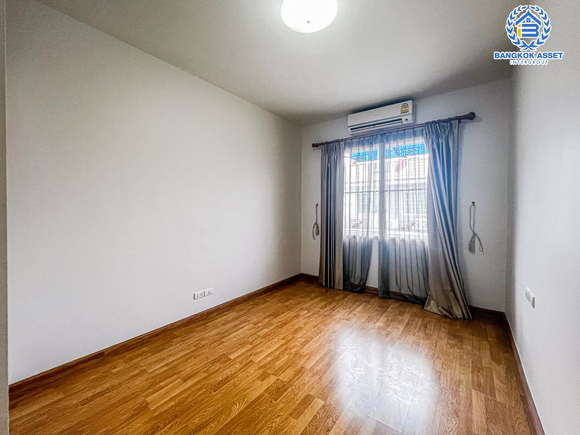 *****ทาวน์เฮ้าส์มือสองนนทบุรี โครงการ อารียา เดอะคัลเลอร์ ติวานนท์ เฟส4 เนื้อที่ 17.5 ตร.ว. ฟังก์ชัน 3 ห้องนอน 2 ห้องน้ำ 1 ที่จอดรถ แถมฟรี! 3 เครื่องปรับอากาศ และเฟอร์นิเจอร์ บนทำเลแห่งการเดินทาง ใกล้รถไฟฟ้าสายสีชมพู "สถานีเมืองทองธานี" และจุดขึ้นทางด่วน "ศรีสมาน", "แจ้งวัฒนะ" จองเลย