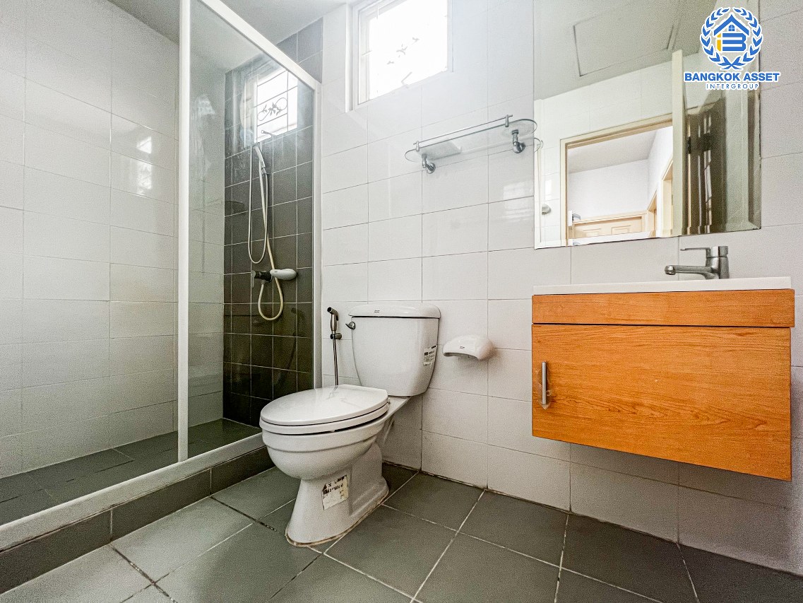 *****ทาวน์เฮ้าส์มือสองนนทบุรี โครงการ อารียา เดอะคัลเลอร์ ติวานนท์ เฟส4 เนื้อที่ 17.5 ตร.ว. ฟังก์ชัน 3 ห้องนอน 2 ห้องน้ำ 1 ที่จอดรถ แถมฟรี! 3 เครื่องปรับอากาศ และเฟอร์นิเจอร์ บนทำเลแห่งการเดินทาง ใกล้รถไฟฟ้าสายสีชมพู "สถานีเมืองทองธานี" และจุดขึ้นทางด่วน "ศรีสมาน", "แจ้งวัฒนะ" จองเลย