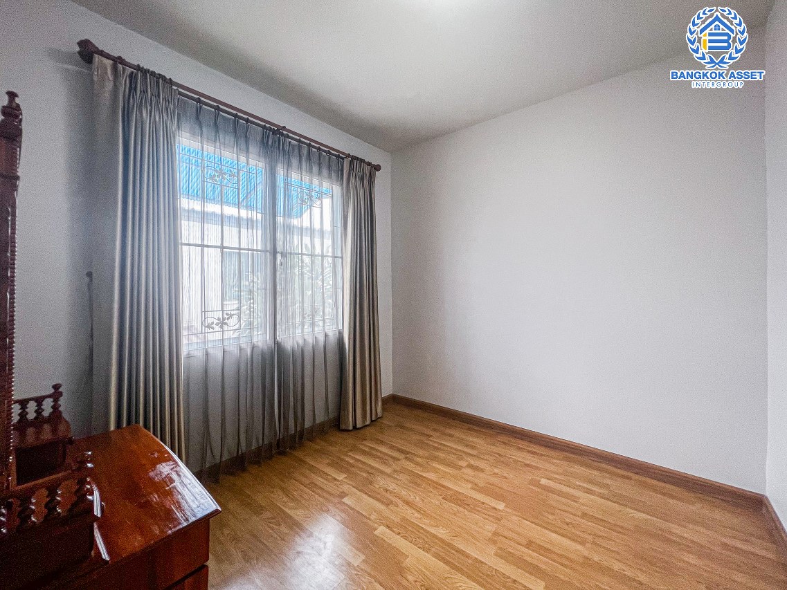 *****ทาวน์เฮ้าส์มือสองนนทบุรี โครงการ อารียา เดอะคัลเลอร์ ติวานนท์ เฟส4 เนื้อที่ 17.5 ตร.ว. ฟังก์ชัน 3 ห้องนอน 2 ห้องน้ำ 1 ที่จอดรถ แถมฟรี! 3 เครื่องปรับอากาศ และเฟอร์นิเจอร์ บนทำเลแห่งการเดินทาง ใกล้รถไฟฟ้าสายสีชมพู "สถานีเมืองทองธานี" และจุดขึ้นทางด่วน "ศรีสมาน", "แจ้งวัฒนะ" จองเลย